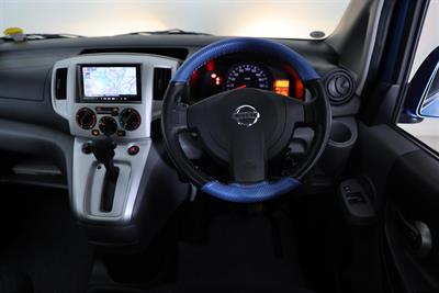 2015 Nissan NV200 - Thumbnail