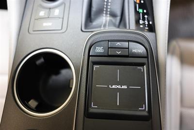 2017 Lexus RC300h - Thumbnail