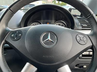 2011 Mercedes-Benz V 350 - Thumbnail