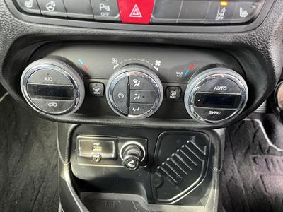 2016 Jeep Renegade - Thumbnail