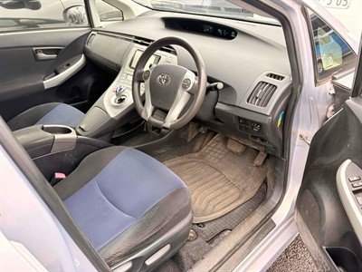 2012 Toyota Prius - Thumbnail