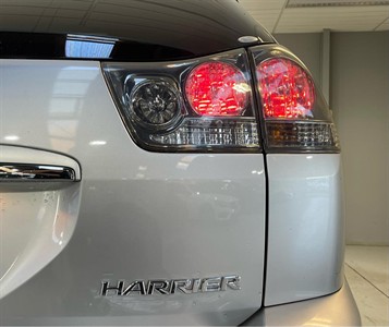 2005 Toyota HARRIER - Thumbnail