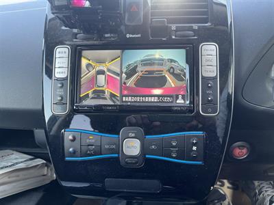 2017 Nissan Leaf - Thumbnail