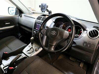 2005 Suzuki Escudo - Thumbnail