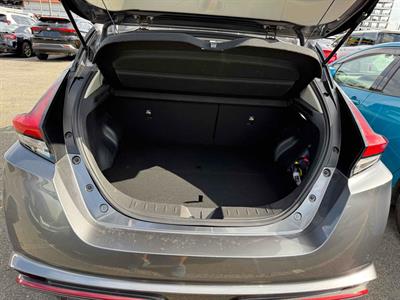 2018 Nissan Leaf - Thumbnail