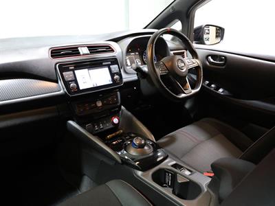 2018 Nissan Leaf - Thumbnail