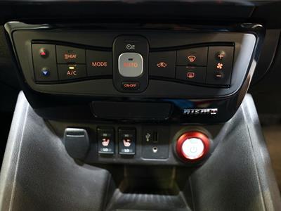 2018 Nissan Leaf - Thumbnail