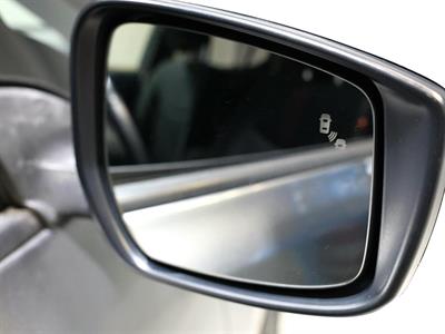 2018 Nissan Leaf - Thumbnail