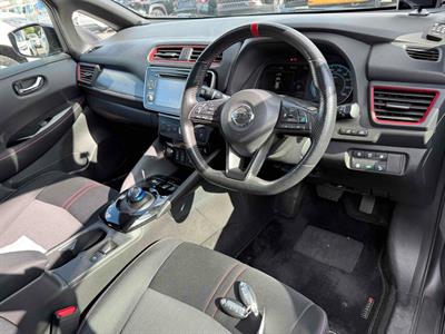 2018 Nissan Leaf - Thumbnail