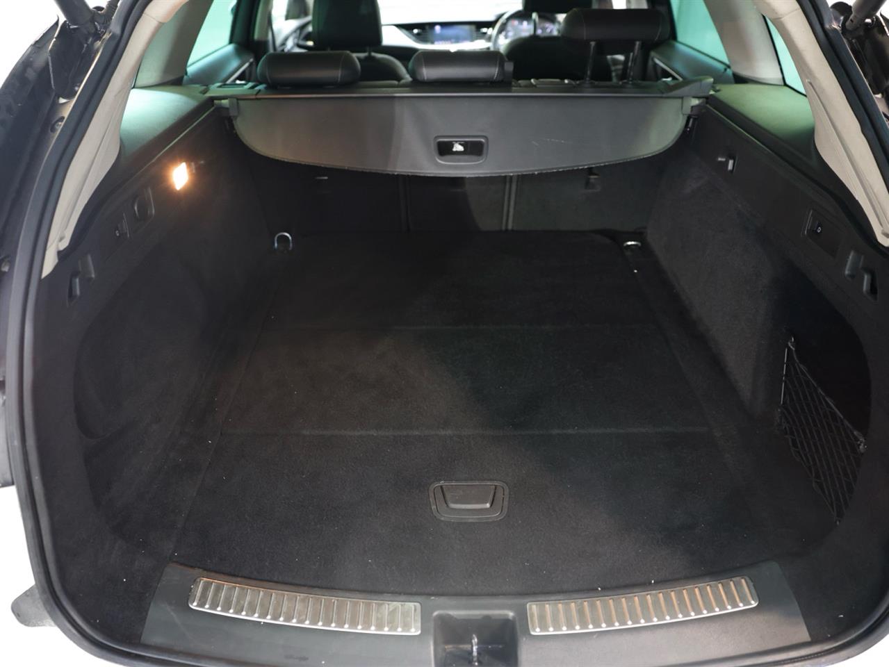 2019 Holden Calais