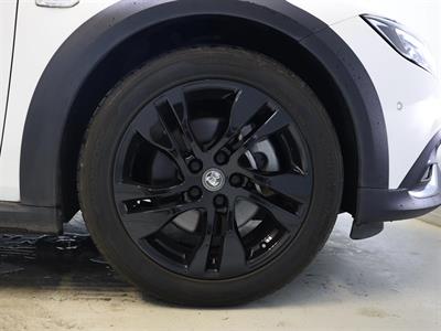 2019 Holden Calais - Thumbnail