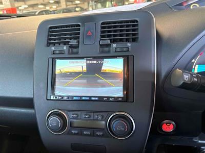 2015 Nissan Leaf - Thumbnail