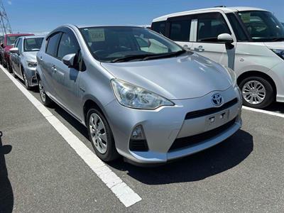 2013 Toyota Aqua - Thumbnail