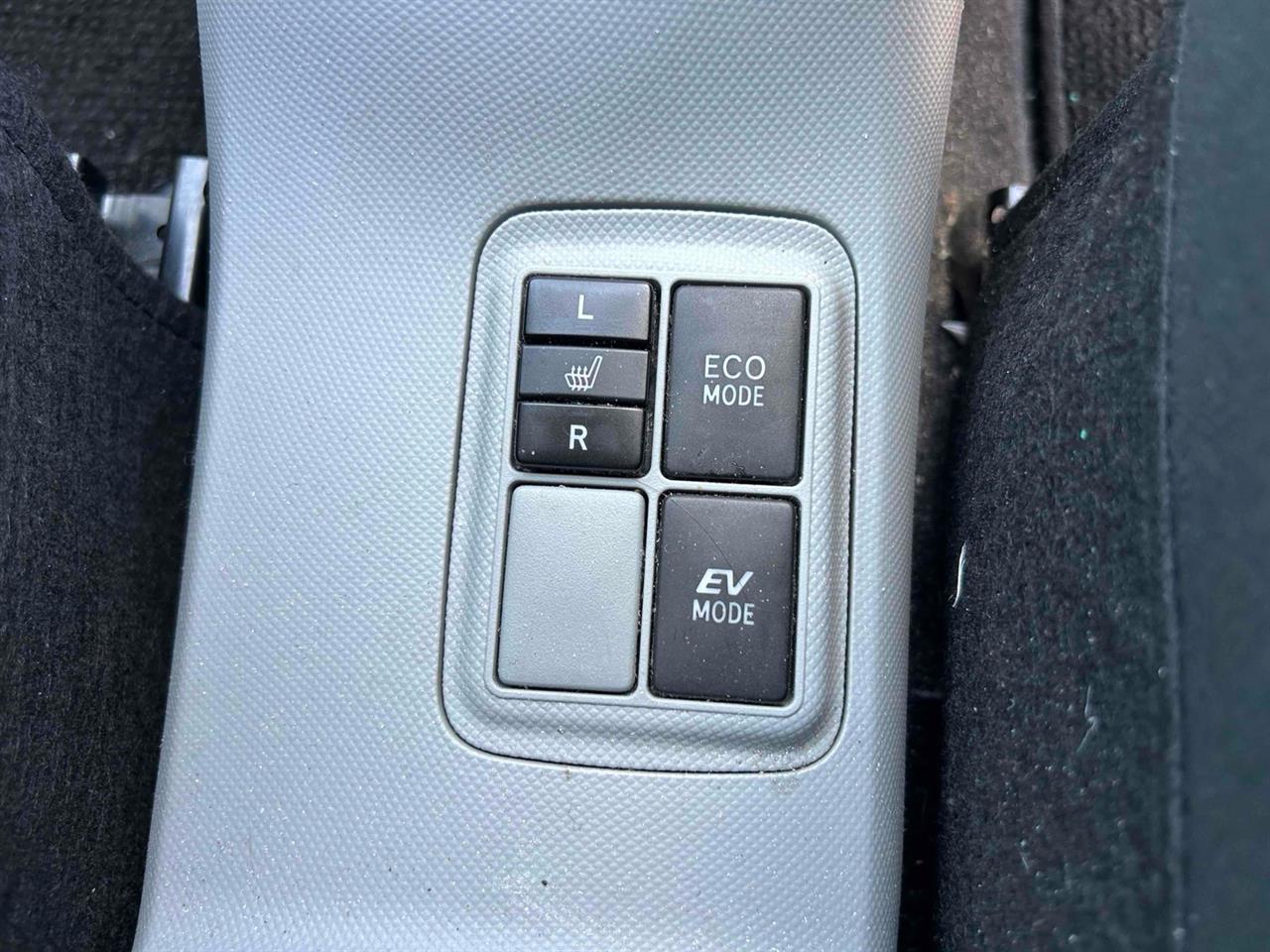 2013 Toyota Aqua