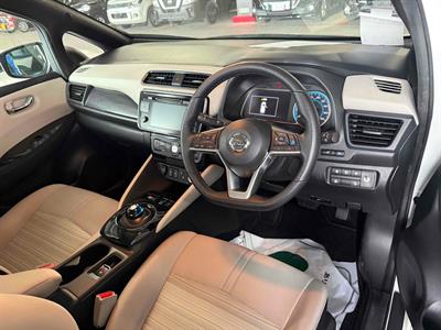 2018 Nissan Leaf - Thumbnail