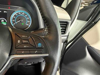 2018 Nissan Leaf - Thumbnail