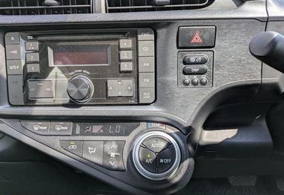 2015 Toyota Aqua - Thumbnail