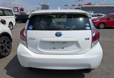 2015 Toyota Aqua - Thumbnail