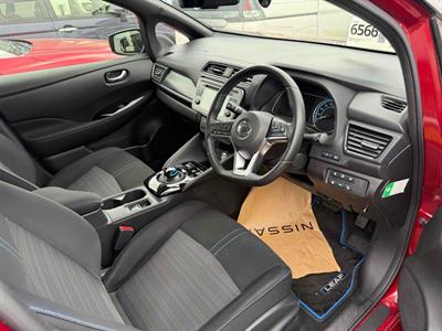 2018 Nissan Leaf - Thumbnail