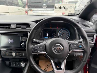 2018 Nissan Leaf - Thumbnail