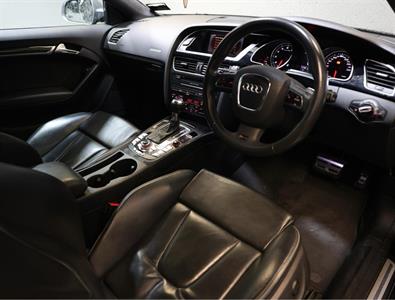 2011 Audi RS5 - Thumbnail