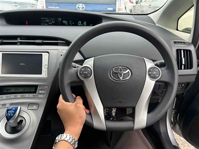 2013 Toyota Prius - Thumbnail