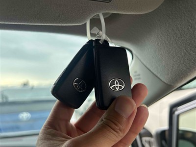 2013 Toyota Prius - Thumbnail