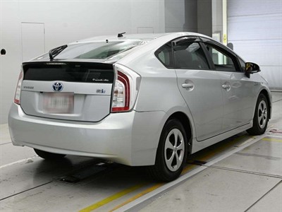 2013 Toyota Prius - Thumbnail
