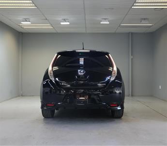 2016 Nissan Leaf - Thumbnail