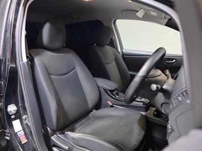 2016 Nissan Leaf - Thumbnail