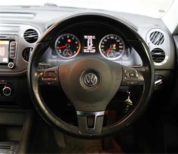 2014 Volkswagen Tiguan - Thumbnail