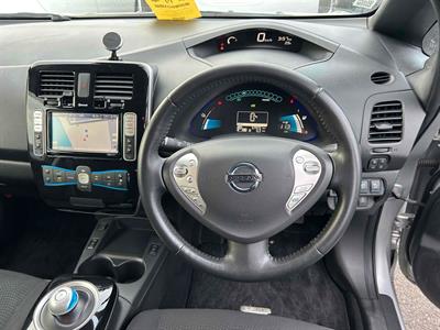 2017 Nissan Leaf - Thumbnail