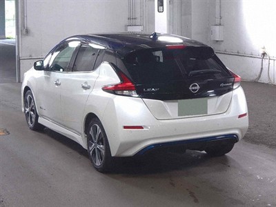 2017 Nissan Leaf - Thumbnail