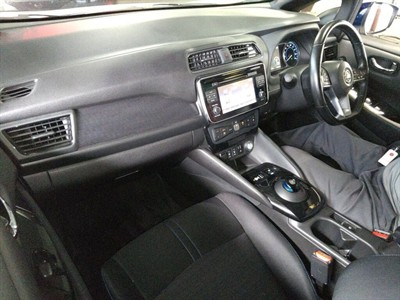 2017 Nissan Leaf - Thumbnail