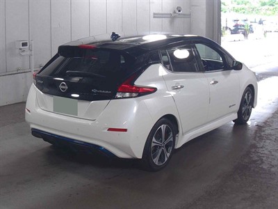 2017 Nissan Leaf - Thumbnail