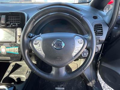 2017 Nissan Leaf - Thumbnail