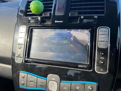 2017 Nissan Leaf - Thumbnail