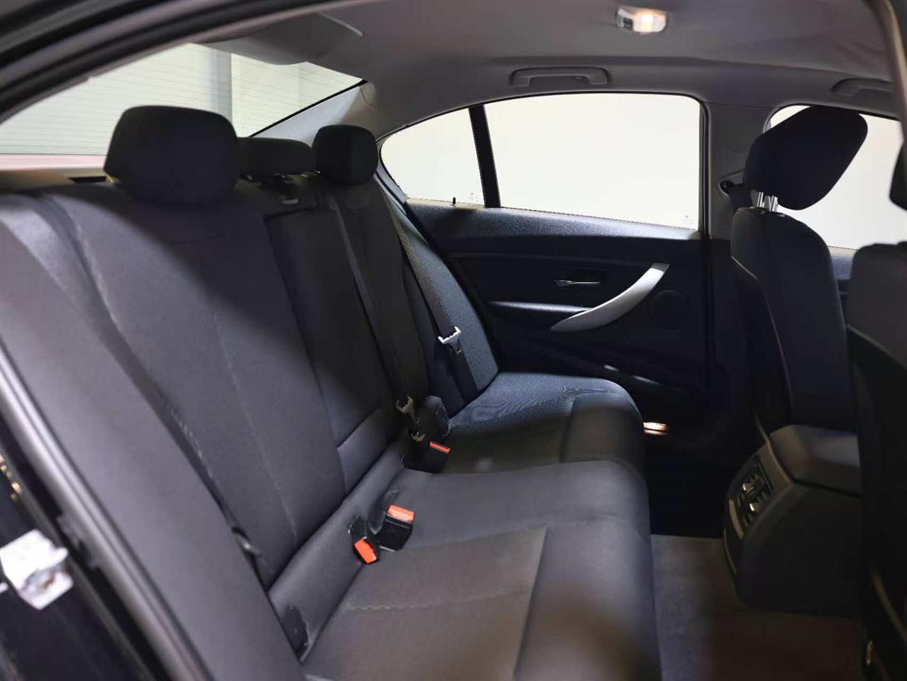 2014 BMW 320i