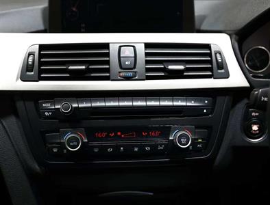 2014 BMW 320i - Thumbnail