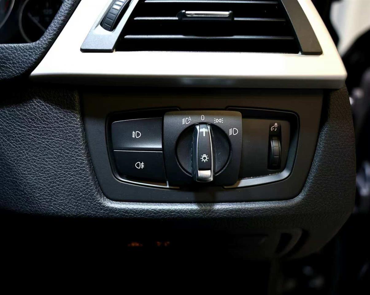 2014 BMW 320i