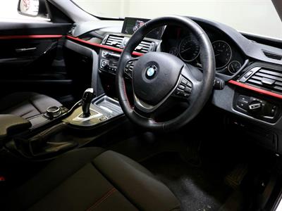2013 BMW 320i - Thumbnail