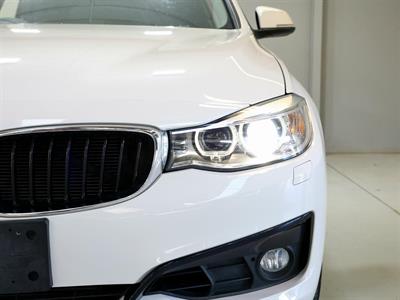 2013 BMW 320i - Thumbnail