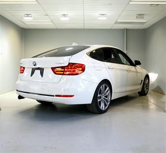 2013 BMW 320i - Thumbnail