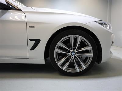 2013 BMW 320i - Thumbnail