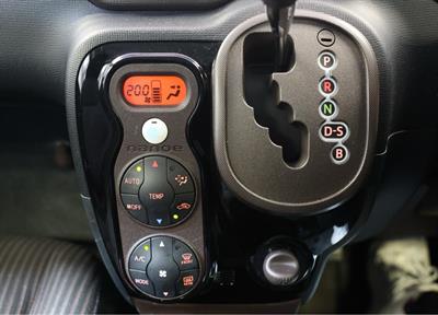 2014 Toyota Spade - Thumbnail