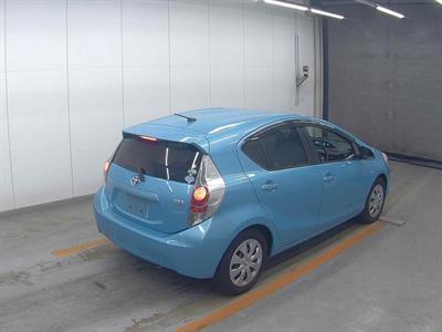 2013 Toyota Aqua - Thumbnail