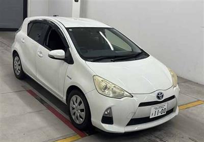 2013 Toyota Aqua - Thumbnail