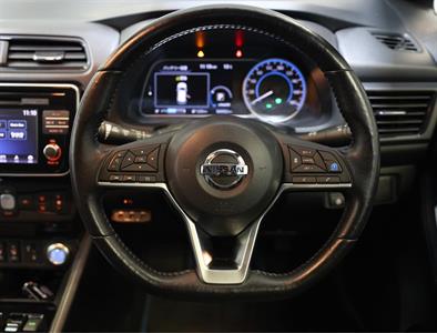 2018 Nissan Leaf - Thumbnail
