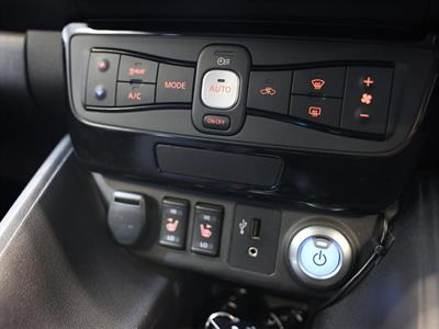 2018 Nissan Leaf - Thumbnail