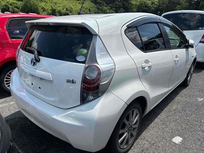 2013 Toyota Aqua - Thumbnail